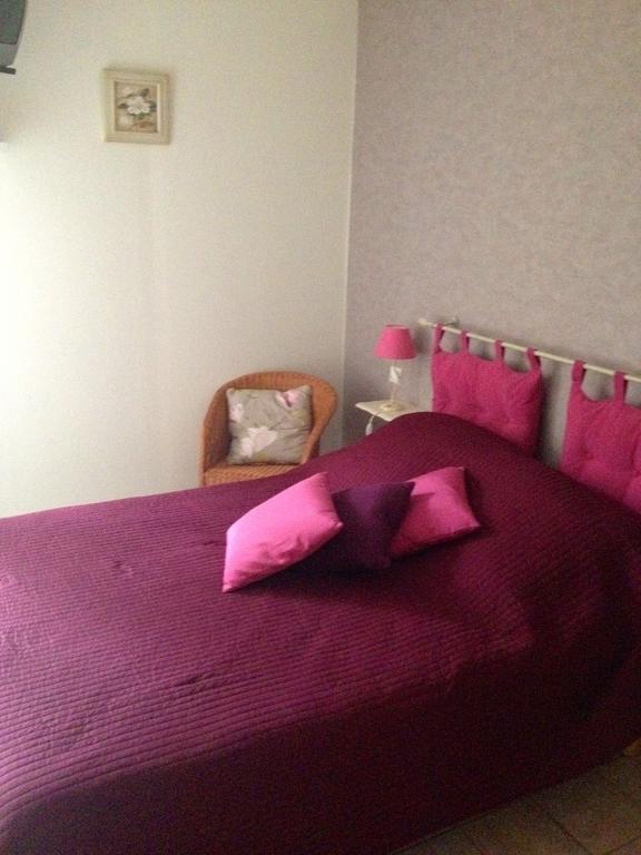 Bed and Breakfast Au Repos Du Roi Maisoncelle Zimmer foto
